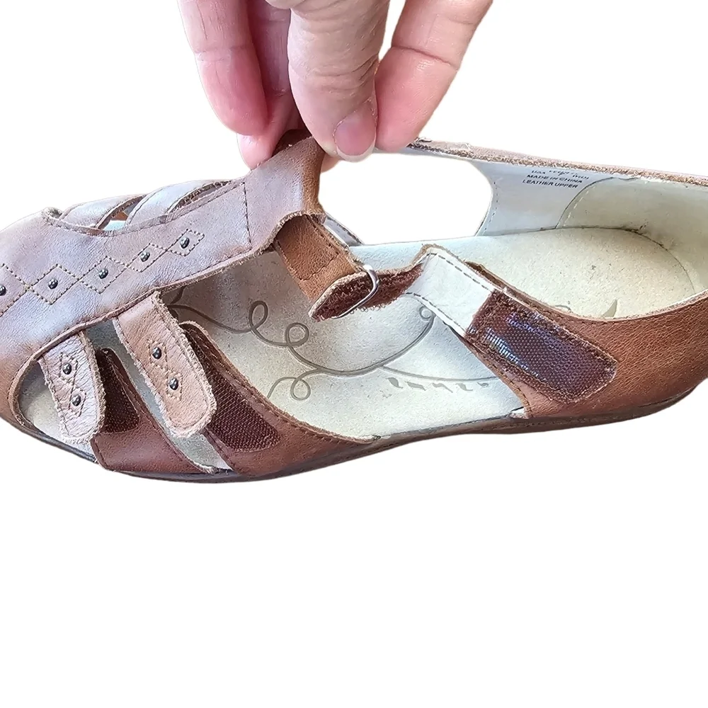 PROPET Women's Brown Leather Closed Toe Adjustable Fit Walking Sandals Shoes - Picture 6 of 9